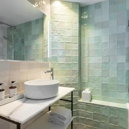 Voco Montparnasse By Ihg Hotel Parigi